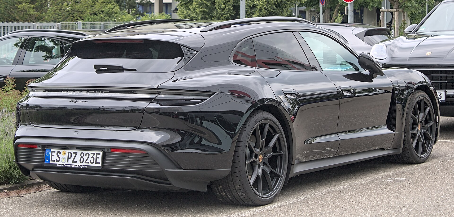 Porsche Taycan Turbo S Cross Turismo