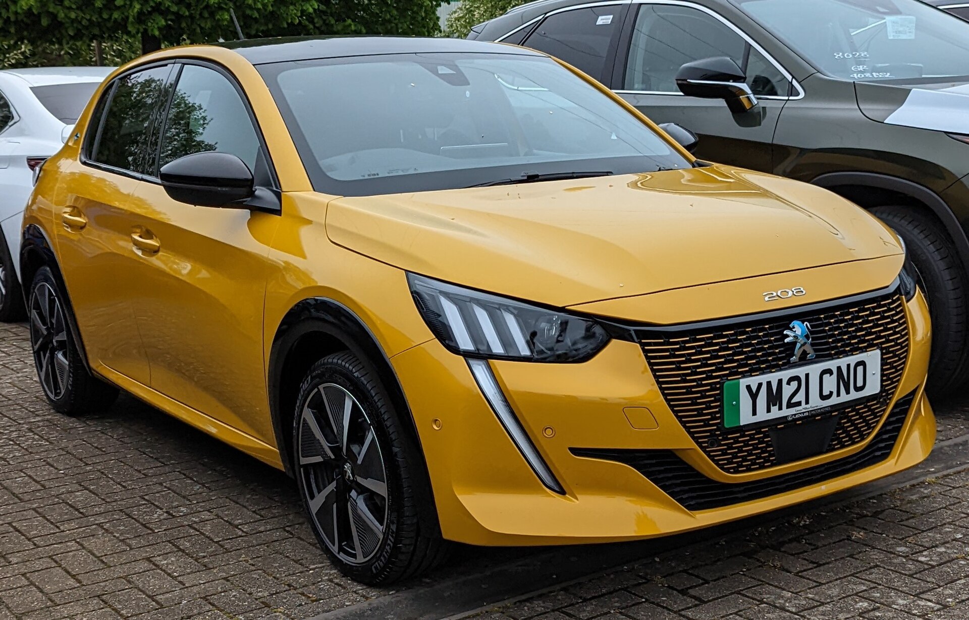 Peugeot e-208